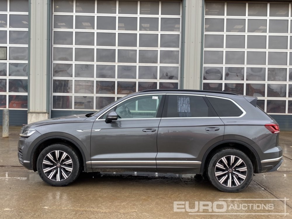 2020 Volkswagen Touareg - سيارة دفع رباعي: صور 2 2020 Volkswagen Touareg - سيارة دفع رباعي: صور 2