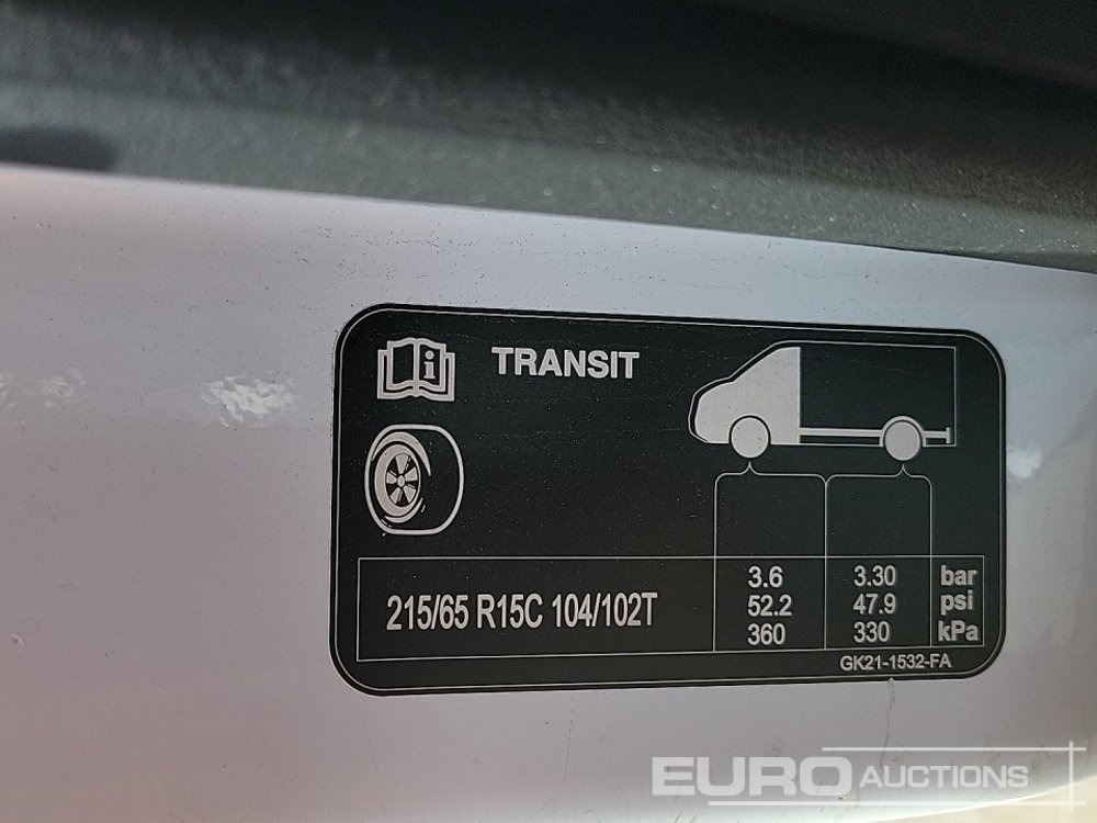 الشاحنات الصغيرة 2021 Ford Transit Custom 300: صور 47