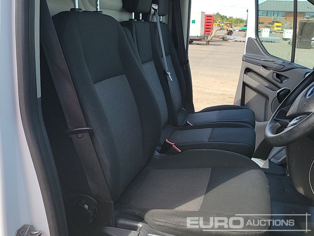 الشاحنات الصغيرة 2021 Ford Transit Custom 300: صور 29