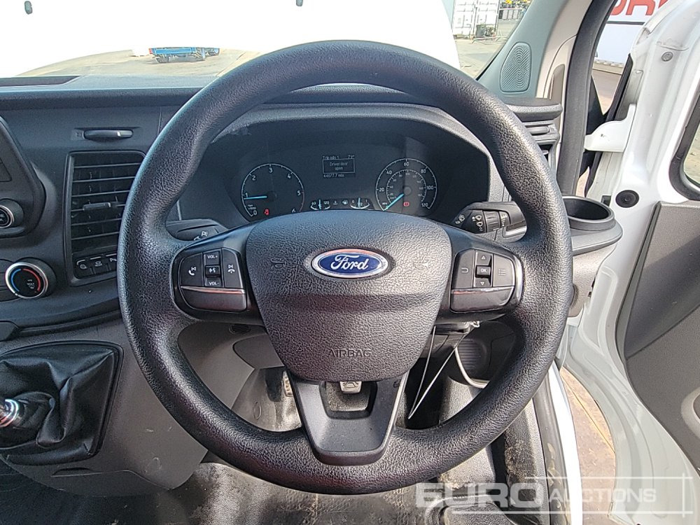 الشاحنات الصغيرة 2021 Ford Transit Custom 300: صور 33