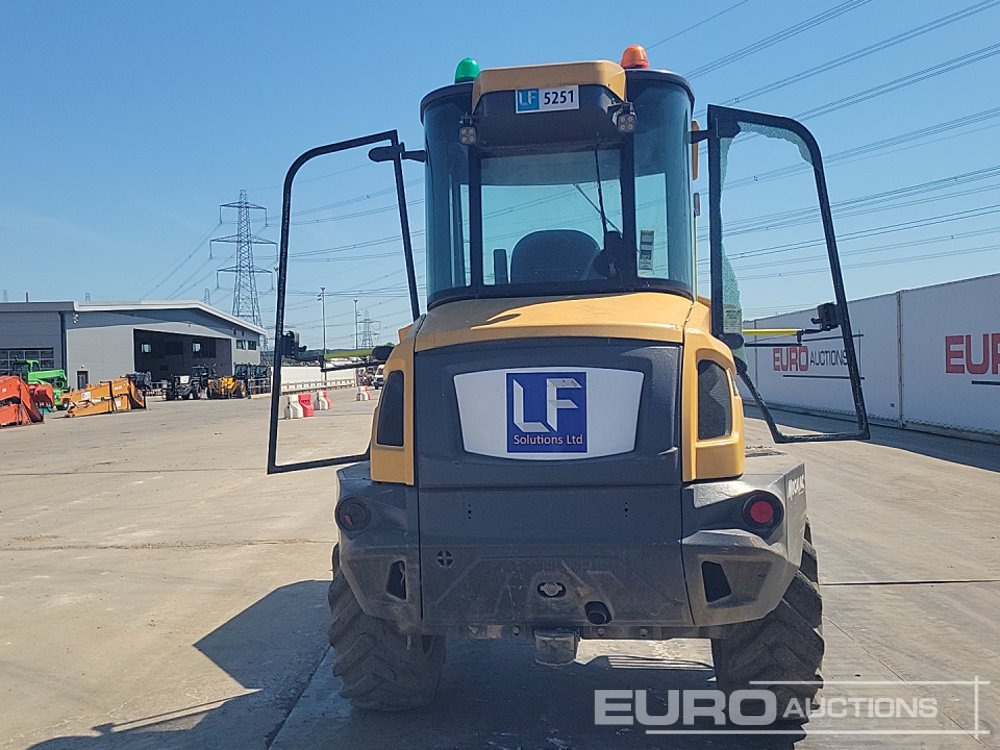 2021 Mecalac 6SMDX - شاحنة قلابة صغيرة: صور 4 2021 Mecalac 6SMDX - شاحنة قلابة صغيرة: صور 4