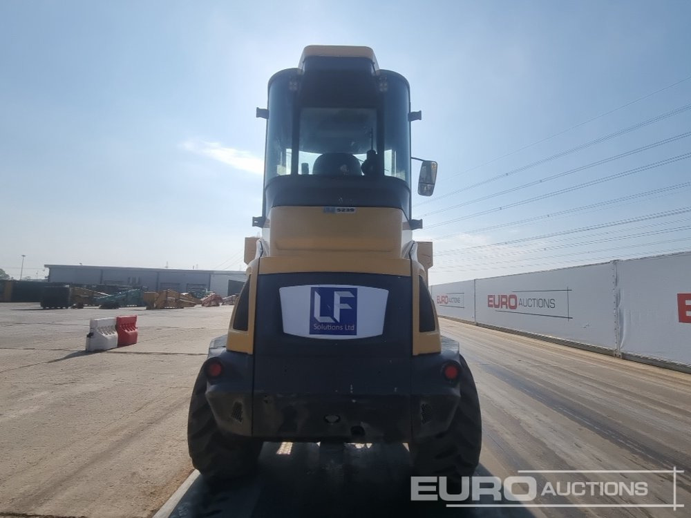 2021 Mecalac 9MDX - شاحنة قلابة صغيرة: صور 4 2021 Mecalac 9MDX - شاحنة قلابة صغيرة: صور 4