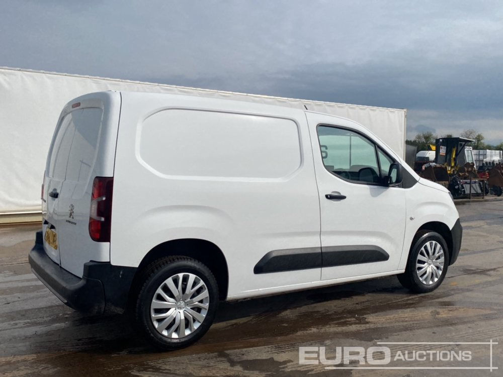 2021 Peugeot Partner - الشاحنات الصغيرة: صور 5 2021 Peugeot Partner - الشاحنات الصغيرة: صور 5