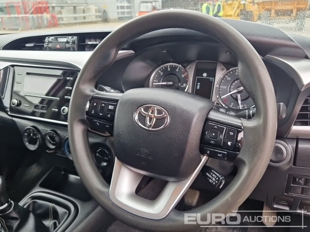 شاحنة البيك أب 2021 Toyota Hi-Lux: صور 19