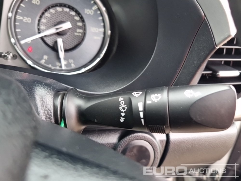 شاحنة البيك أب 2021 Toyota Hi-Lux: صور 23