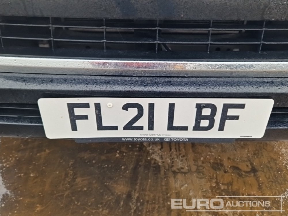 شاحنة البيك أب 2021 Toyota Hilux Invincible: صور 46