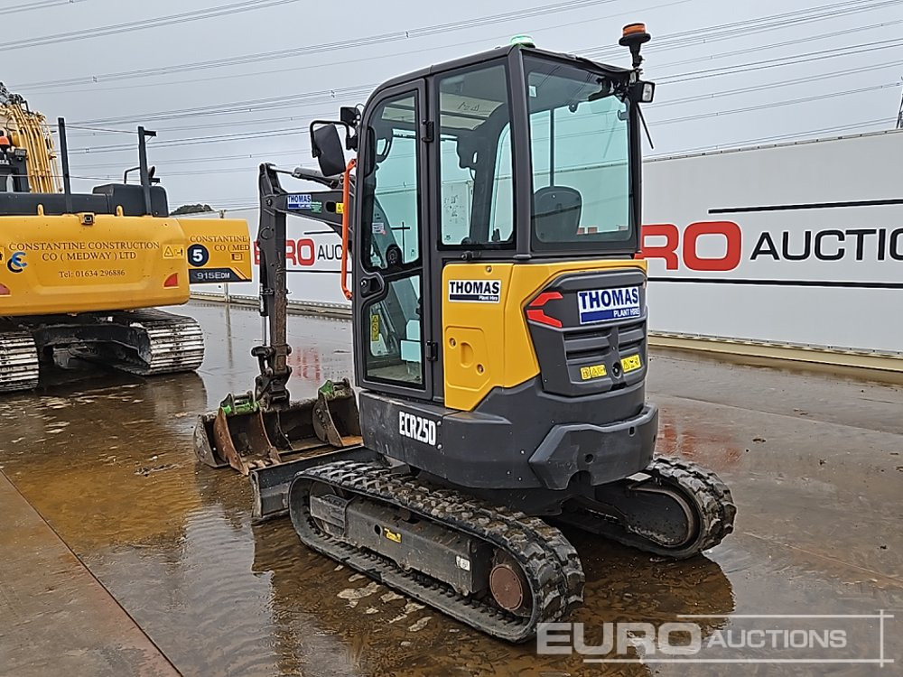 2021 Volvo ECR25D - حفارة مصغرة: صور 4 2021 Volvo ECR25D - حفارة مصغرة: صور 4