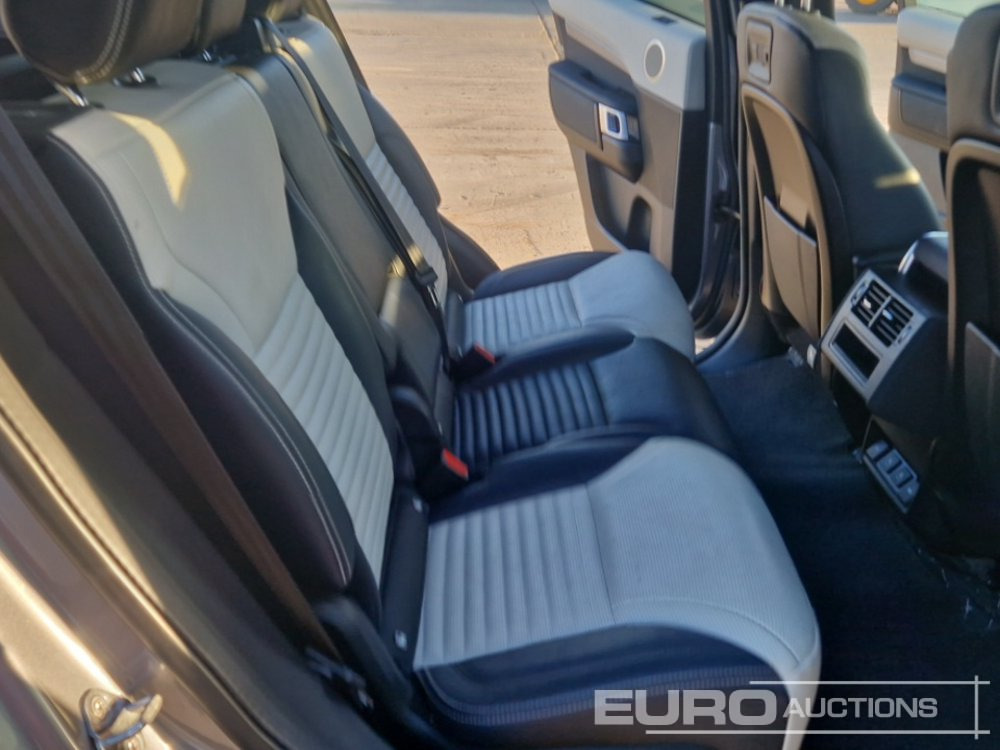 سيارة دفع رباعي 2022 Land Rover Discovery: صور 25