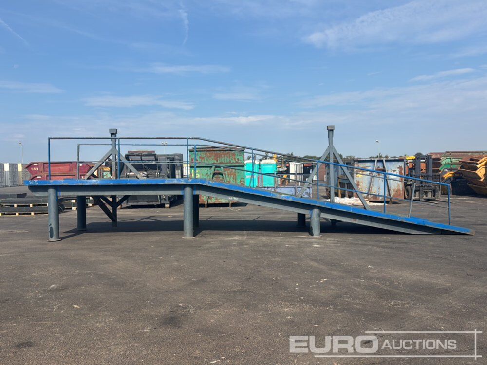 30' x 8' Loading Ramp - منحدر تحميل: صور 2 30' x 8' Loading Ramp - منحدر تحميل: صور 2