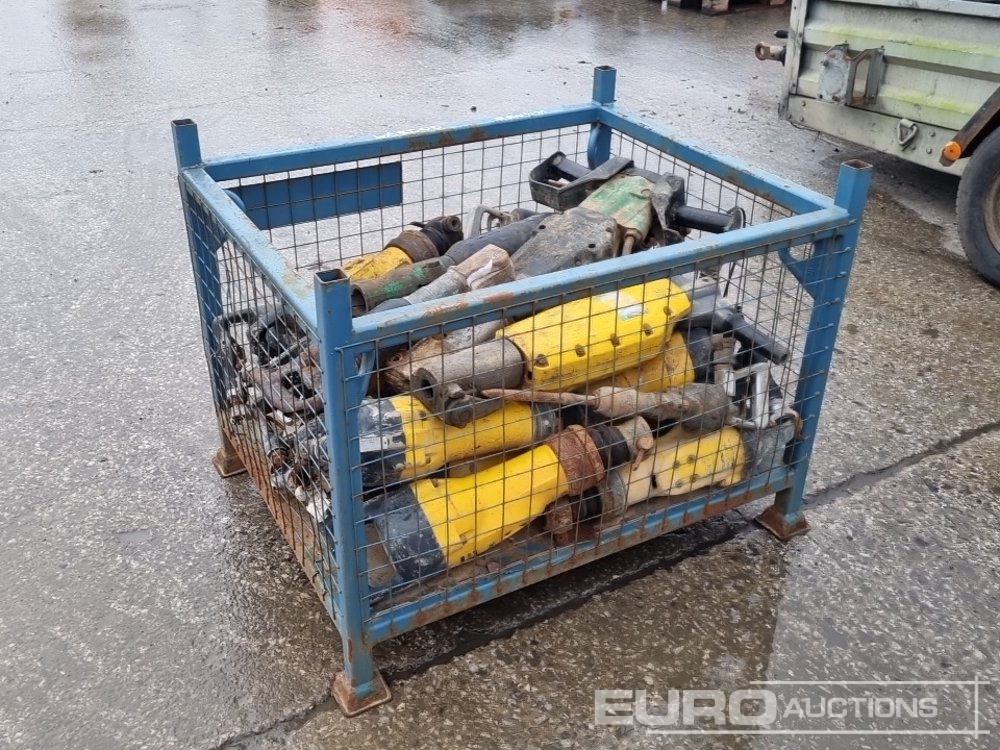 Atlas Copco Stillage of Pneumatic Handheld Breakers - آلة أسفلت: صور 1 Atlas Copco Stillage of Pneumatic Handheld Breakers - آلة أسفلت: صور 1