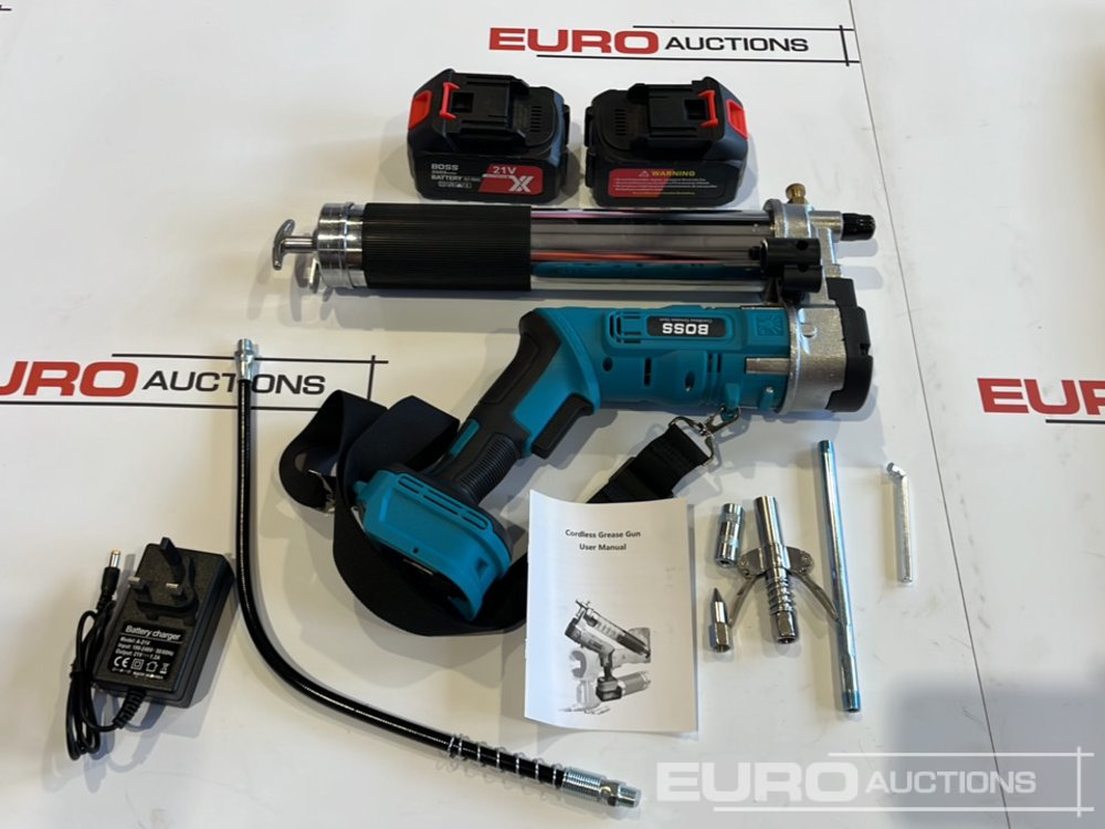 معدات الورش Boss 21 Volt Lithium Battery Cordless Grease Gun, 2 Batteries, Charger, Case, Shoulder Strap, Extension Pieces and Fittings: صور 13