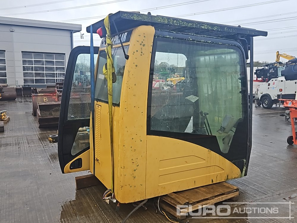 CAT Operator Cab to suit Excavator - قطع الغيار: صور 5 CAT Operator Cab to suit Excavator - قطع الغيار: صور 5