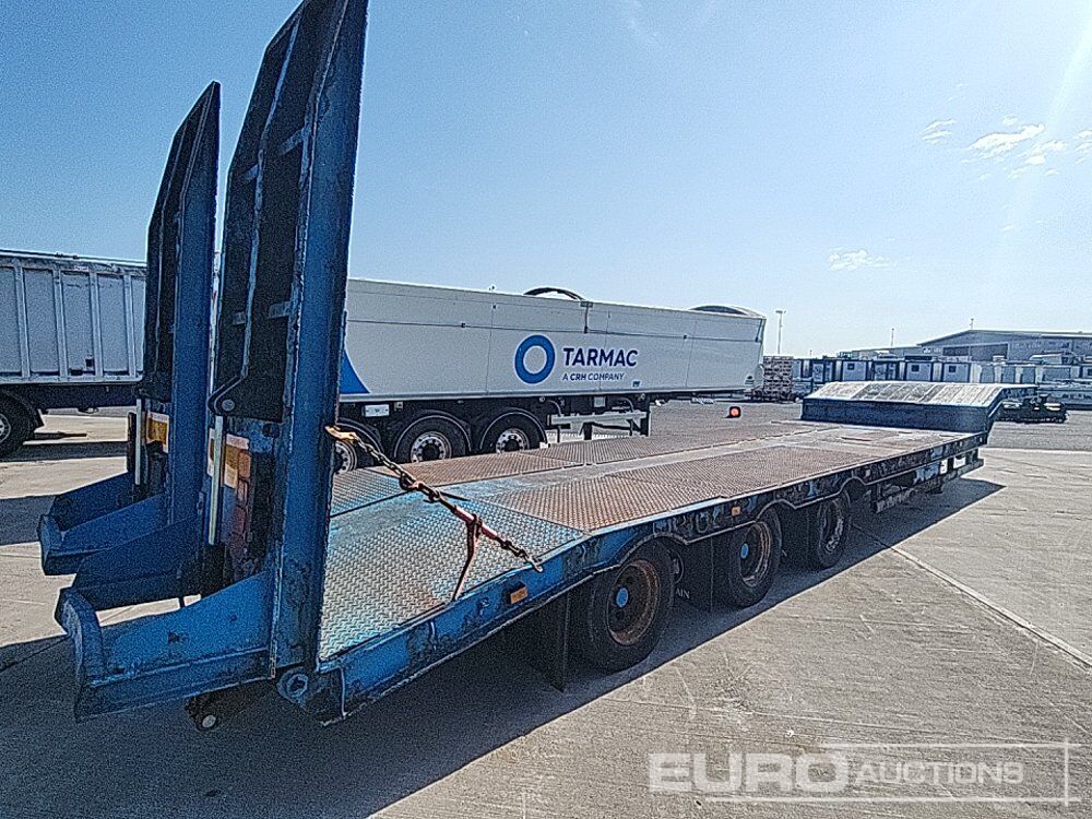 Chieftain Tri Axle Extendable Step Frame Low Loader Trailer, Hydraulic Ramps - عربة مسطحة منخفضة نصف مقطورة: صور 3 Chieftain Tri Axle Extendable Step Frame Low Loader Trailer, Hydraulic Ramps - عربة مسطحة منخفضة نصف مقطورة: صور 3