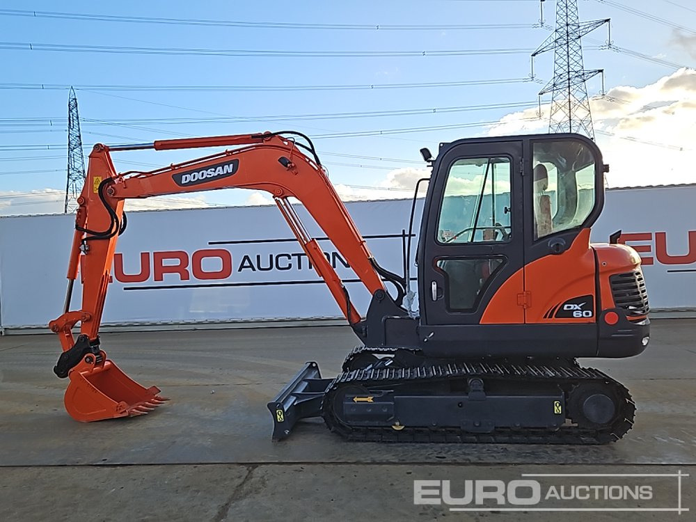 Doosan DX60 - حفارة مصغرة: صور 2 Doosan DX60 - حفارة مصغرة: صور 2