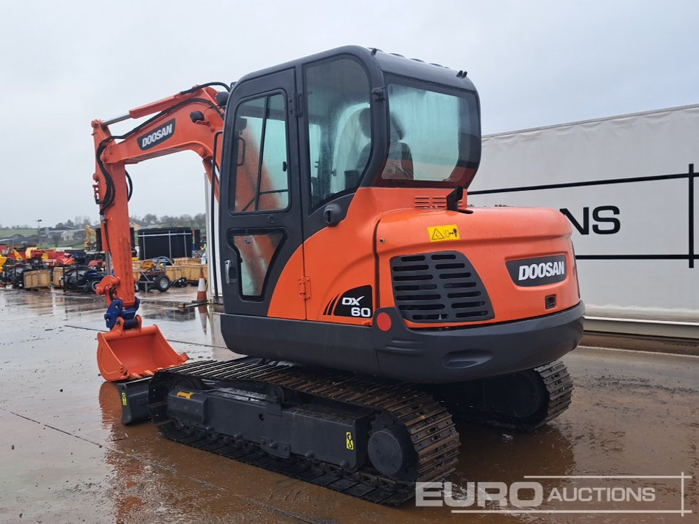 Doosan DX60 - حفارة مصغرة: صور 3 Doosan DX60 - حفارة مصغرة: صور 3