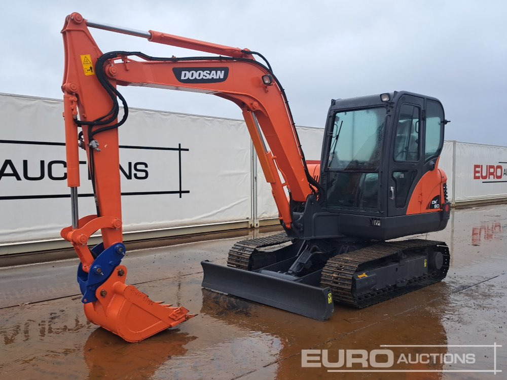 Doosan DX60 - حفارة مصغرة: صور 1 Doosan DX60 - حفارة مصغرة: صور 1