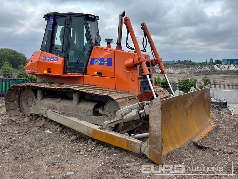 Fiat Hitachi D180SP - بلدوزر: صور 3 Fiat Hitachi D180SP - بلدوزر: صور 3