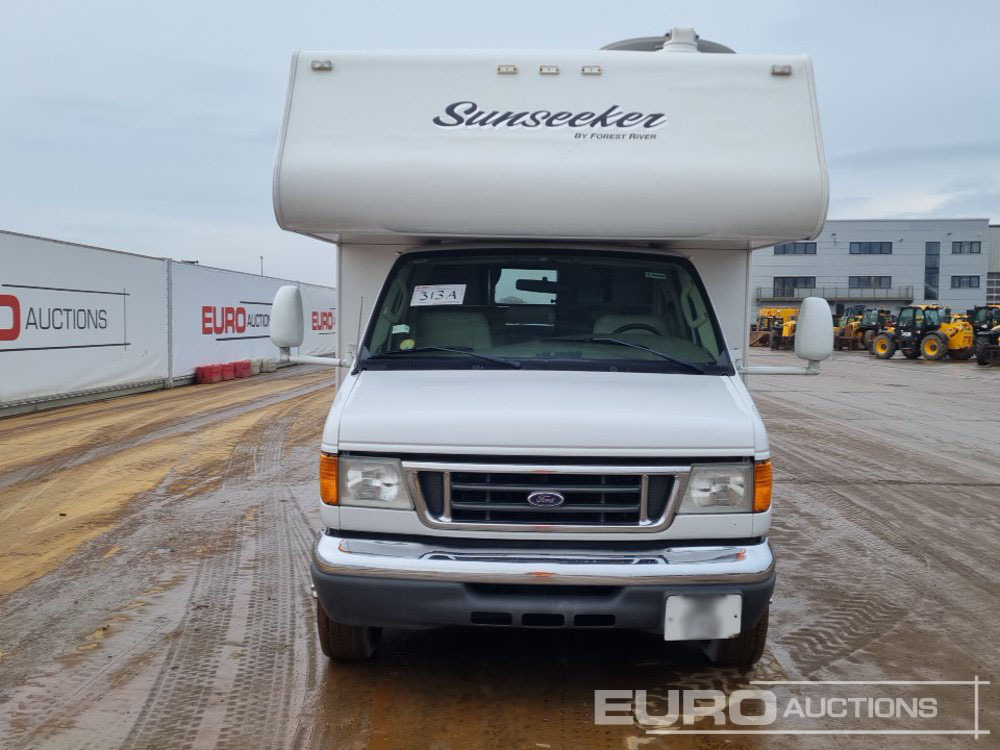 Ford E450 - سيارة دفع رباعي: صور 5 Ford E450 - سيارة دفع رباعي: صور 5