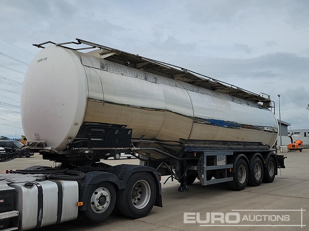 Fruehauf Tri Axle Tanker Trailer - نصف مقطورة صهريج: صور 1 Fruehauf Tri Axle Tanker Trailer - نصف مقطورة صهريج: صور 1