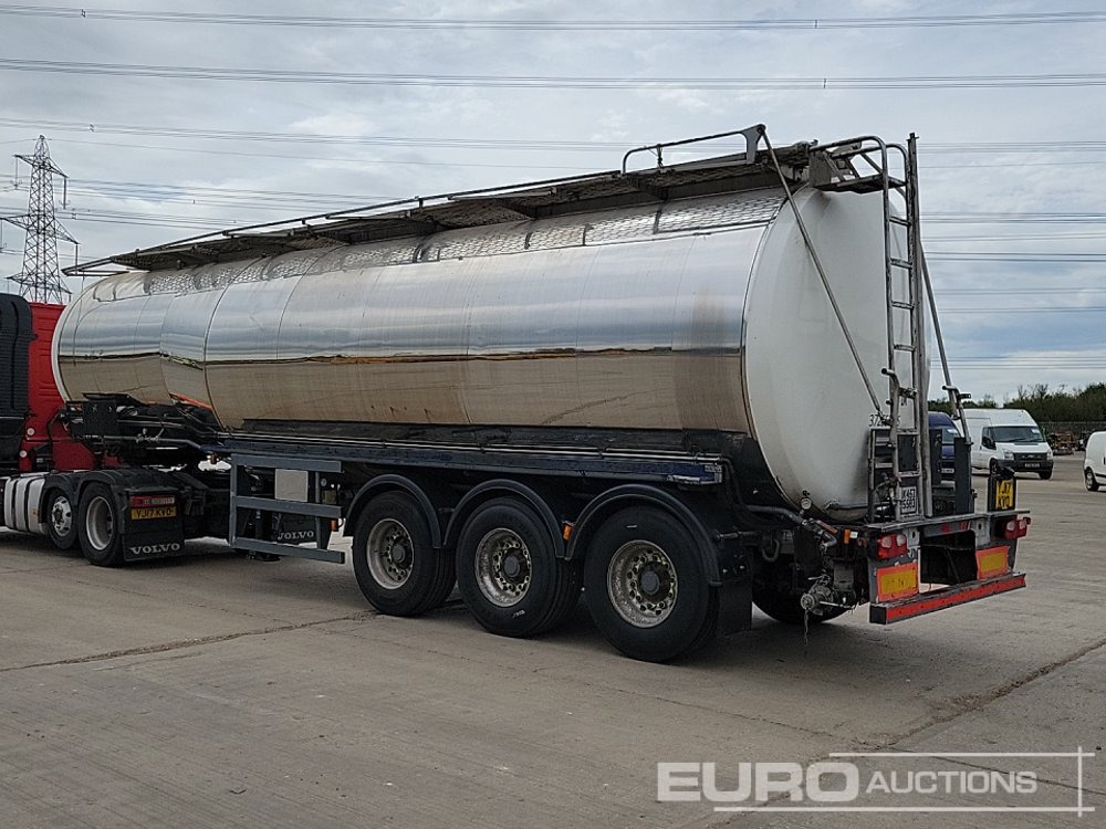 Fruehauf Tri Axle Tanker Trailer - نصف مقطورة صهريج: صور 3 Fruehauf Tri Axle Tanker Trailer - نصف مقطورة صهريج: صور 3