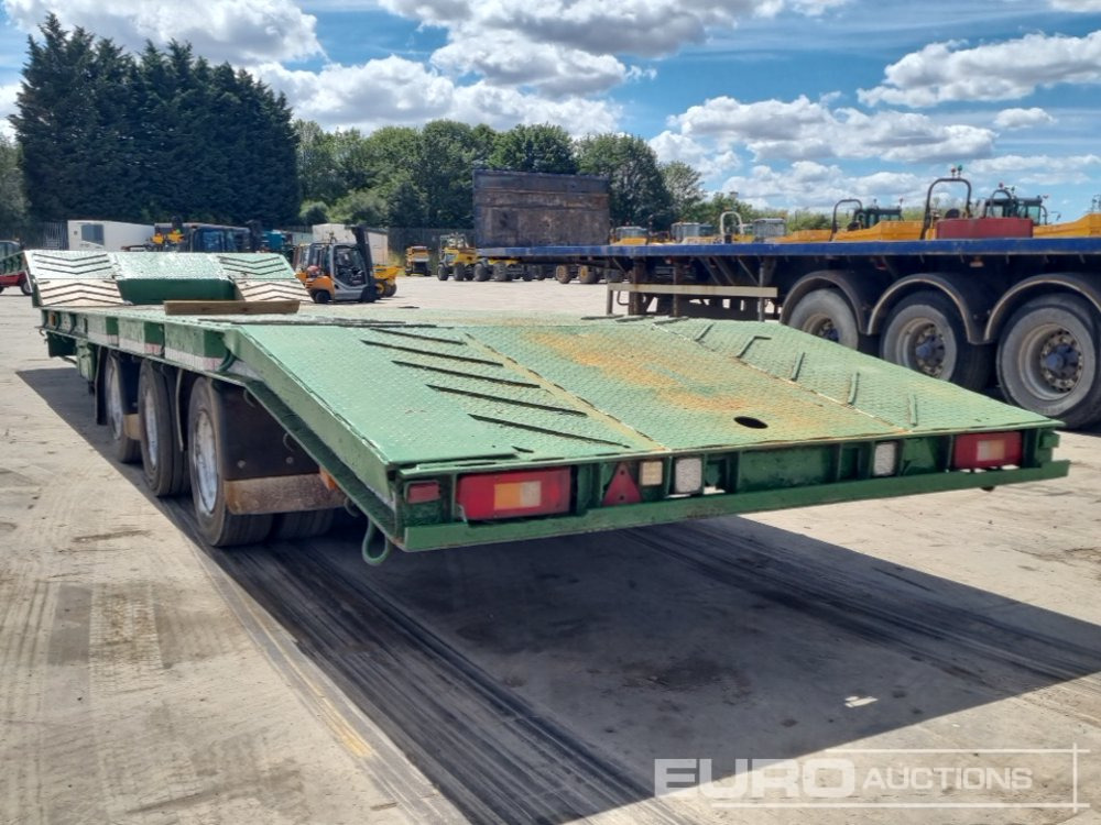 General Trailers Tri Axle Step Frame Low Loader Trailer - عربة مسطحة منخفضة نصف مقطورة: صور 3 General Trailers Tri Axle Step Frame Low Loader Trailer - عربة مسطحة منخفضة نصف مقطورة: صور 3