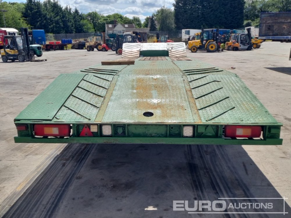 General Trailers Tri Axle Step Frame Low Loader Trailer - عربة مسطحة منخفضة نصف مقطورة: صور 4 General Trailers Tri Axle Step Frame Low Loader Trailer - عربة مسطحة منخفضة نصف مقطورة: صور 4