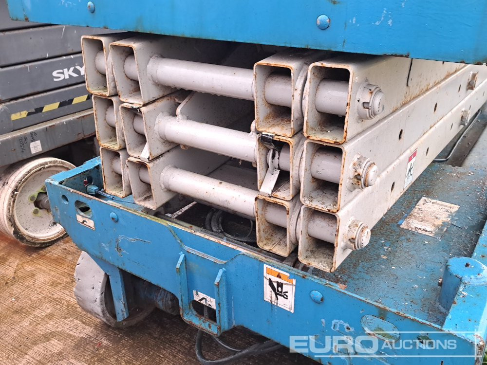 منصات هيدروليكية متنقلة Genie GS-2646: صور 12