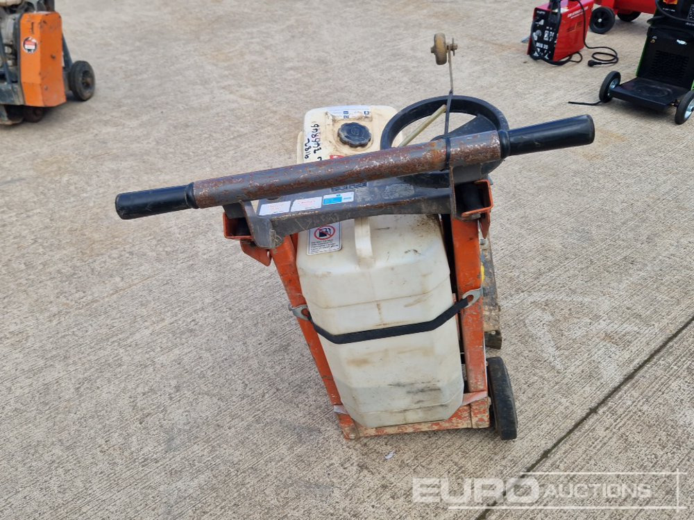 Husqvarna FS400LV Petrol Road Saw, Honda Engine (Spares) - آلة أسفلت: صور 4 Husqvarna FS400LV Petrol Road Saw, Honda Engine (Spares) - آلة أسفلت: صور 4