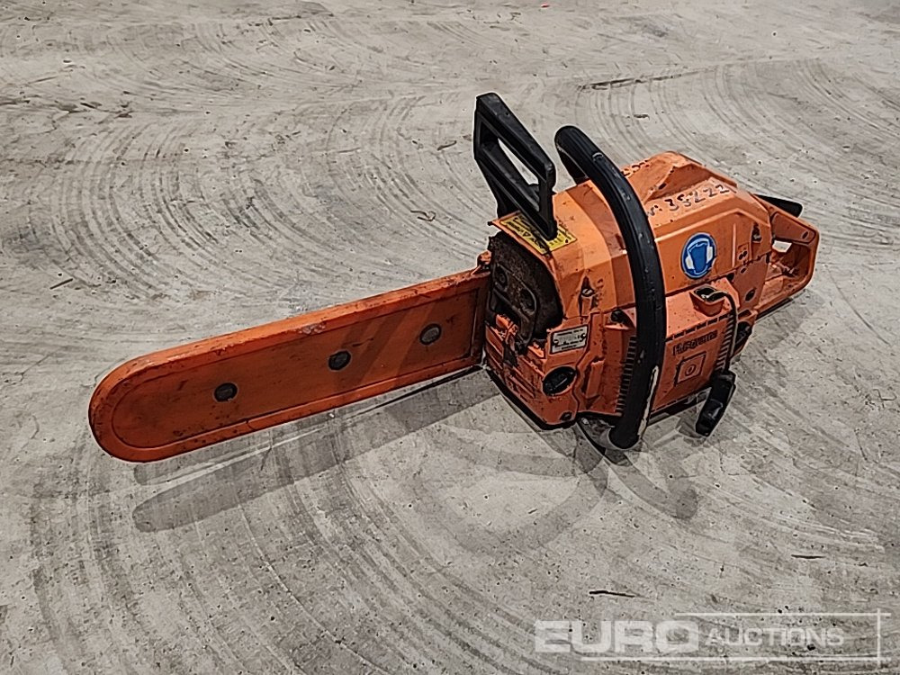 Husqvarna Petrol Chansaw - معدات الورش: صور 1 Husqvarna Petrol Chansaw - معدات الورش: صور 1