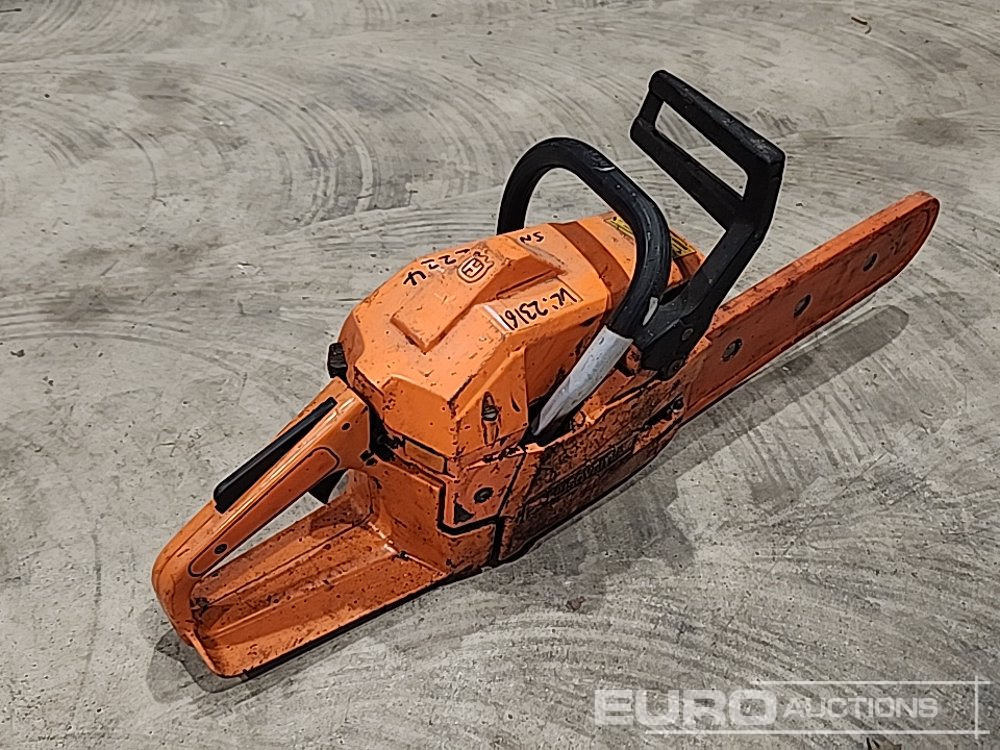 Husqvarna Petrol Chansaw - معدات الورش: صور 3 Husqvarna Petrol Chansaw - معدات الورش: صور 3