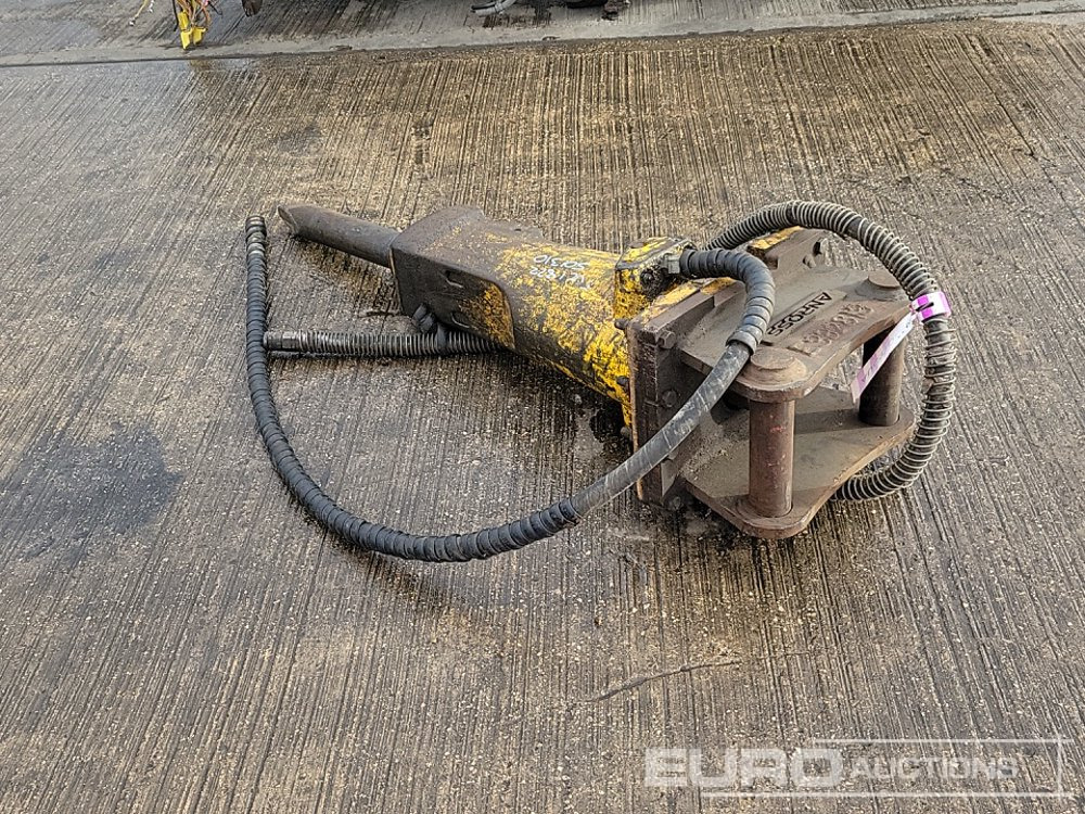Hydraulic Breaker 60mm Pin to suit 10 Ton Excavator - مطرقة هيدروليكية: صور 3 Hydraulic Breaker 60mm Pin to suit 10 Ton Excavator - مطرقة هيدروليكية: صور 3