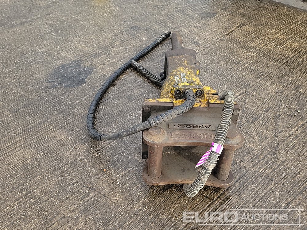 Hydraulic Breaker 60mm Pin to suit 10 Ton Excavator - مطرقة هيدروليكية: صور 4 Hydraulic Breaker 60mm Pin to suit 10 Ton Excavator - مطرقة هيدروليكية: صور 4