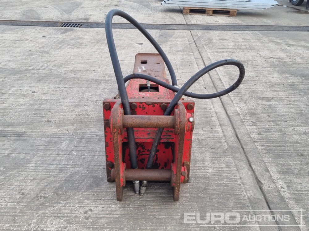 Hydraulic Breaker 65mm Pin to suit 13 Ton Excavator - مطرقة هيدروليكية: صور 4 Hydraulic Breaker 65mm Pin to suit 13 Ton Excavator - مطرقة هيدروليكية: صور 4