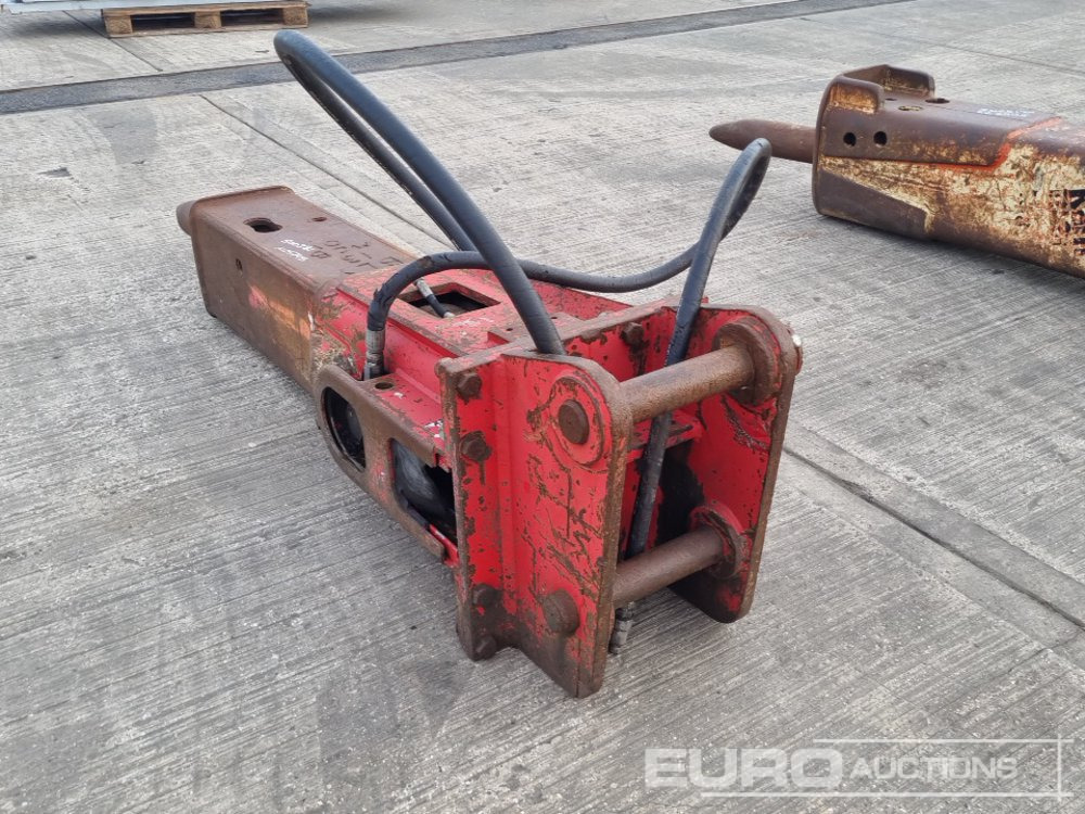 Hydraulic Breaker 65mm Pin to suit 13 Ton Excavator - مطرقة هيدروليكية: صور 3 Hydraulic Breaker 65mm Pin to suit 13 Ton Excavator - مطرقة هيدروليكية: صور 3