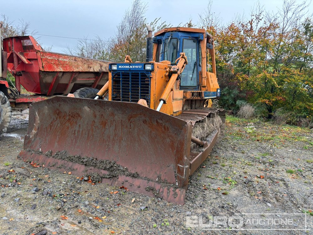 Komatsu D85E-21 - بلدوزر: صور 1 Komatsu D85E-21 - بلدوزر: صور 1