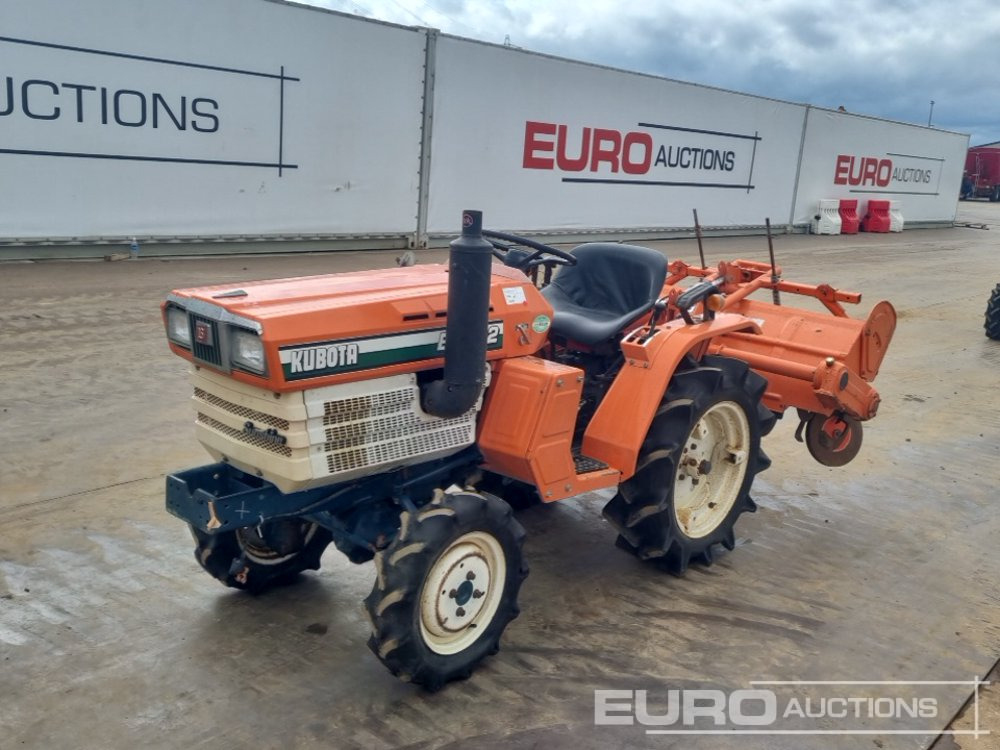 Kubota B1502 - جرار صغير: صور 1 Kubota B1502 - جرار صغير: صور 1