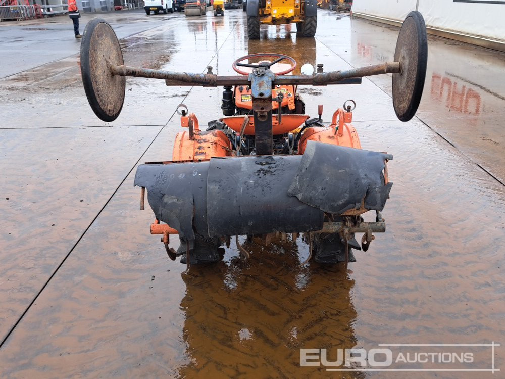 Kubota B6000 - جرار صغير: صور 4 Kubota B6000 - جرار صغير: صور 4