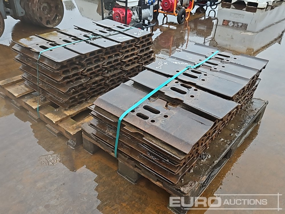 Pallet of 600mm Track Pads to suit Cat 330F (2 of) - قطع الغيار: صور 5 Pallet of 600mm Track Pads to suit Cat 330F (2 of) - قطع الغيار: صور 5