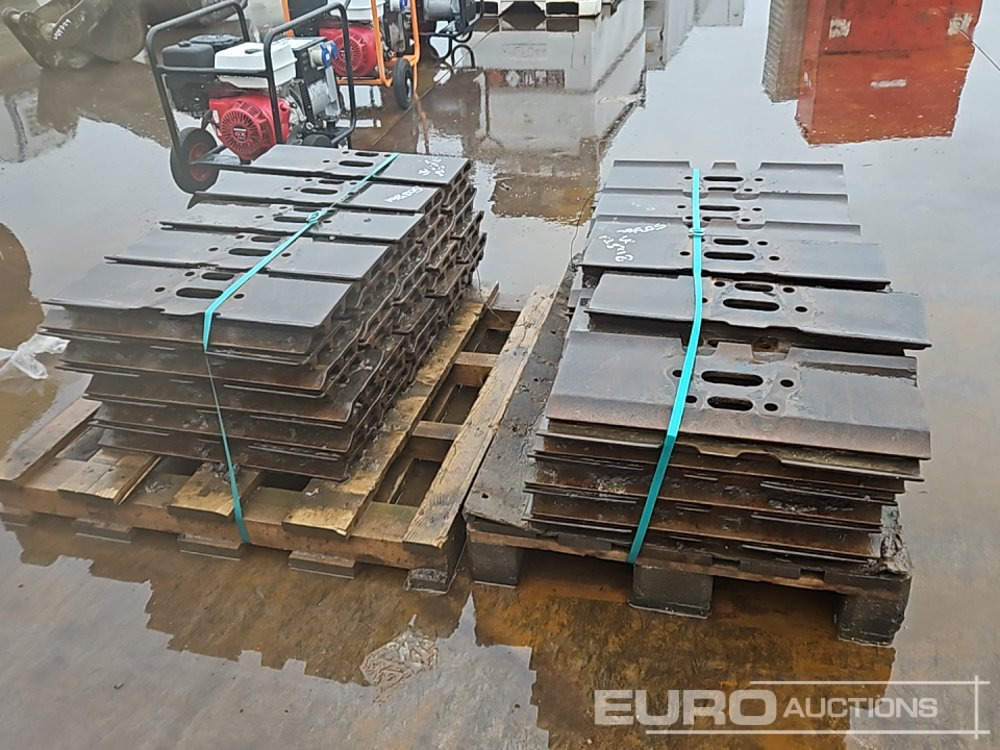 Pallet of 600mm Track Pads to suit Cat 330F (2 of) - قطع الغيار: صور 4 Pallet of 600mm Track Pads to suit Cat 330F (2 of) - قطع الغيار: صور 4
