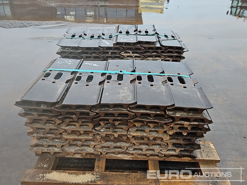 Pallet of 600mm Track Pads to suit Cat 330F (2 of) - قطع الغيار: صور 2 Pallet of 600mm Track Pads to suit Cat 330F (2 of) - قطع الغيار: صور 2