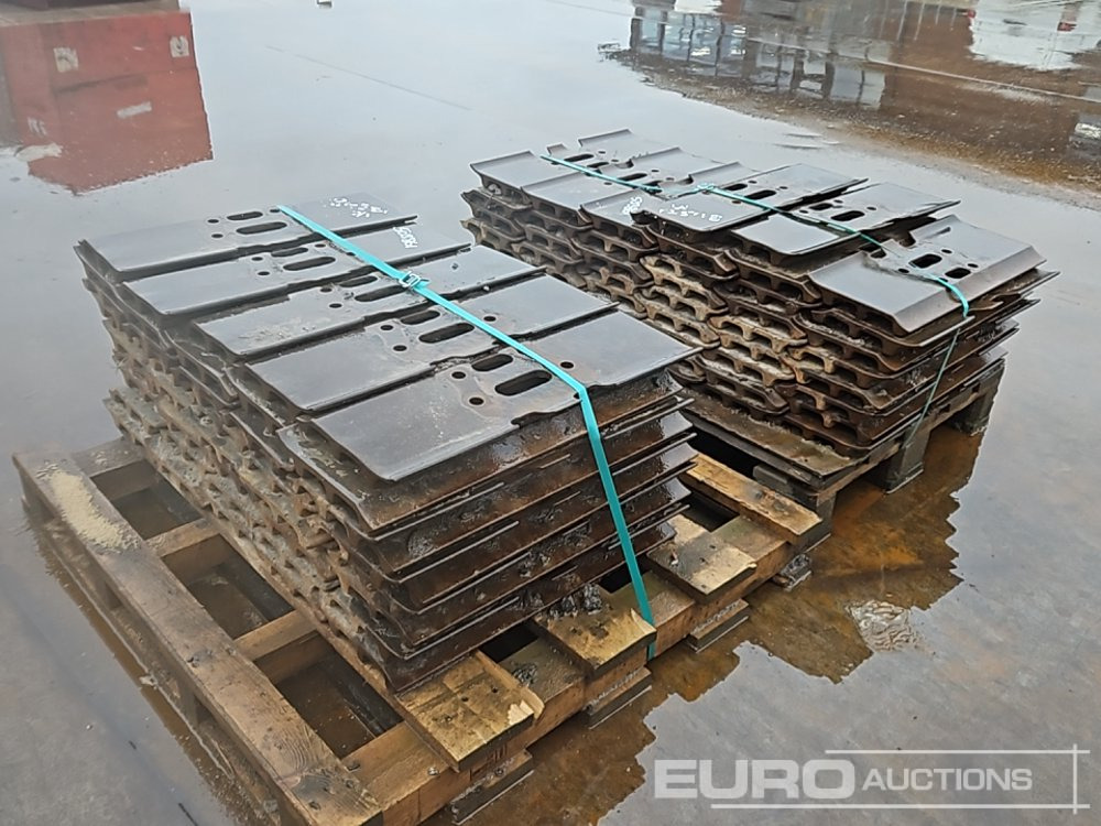 Pallet of 600mm Track Pads to suit Cat 330F (2 of) - قطع الغيار: صور 3 Pallet of 600mm Track Pads to suit Cat 330F (2 of) - قطع الغيار: صور 3