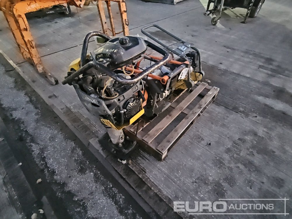 Petrol Compaction Plate, Honda Engine (2 of), Atlas Copco LT5005 Petrol Trench Compactor, Honda Engine - آلة أسفلت: صور 1 Petrol Compaction Plate, Honda Engine (2 of), Atlas Copco LT5005 Petrol Trench Compactor, Honda Engine - آلة أسفلت: صور 1