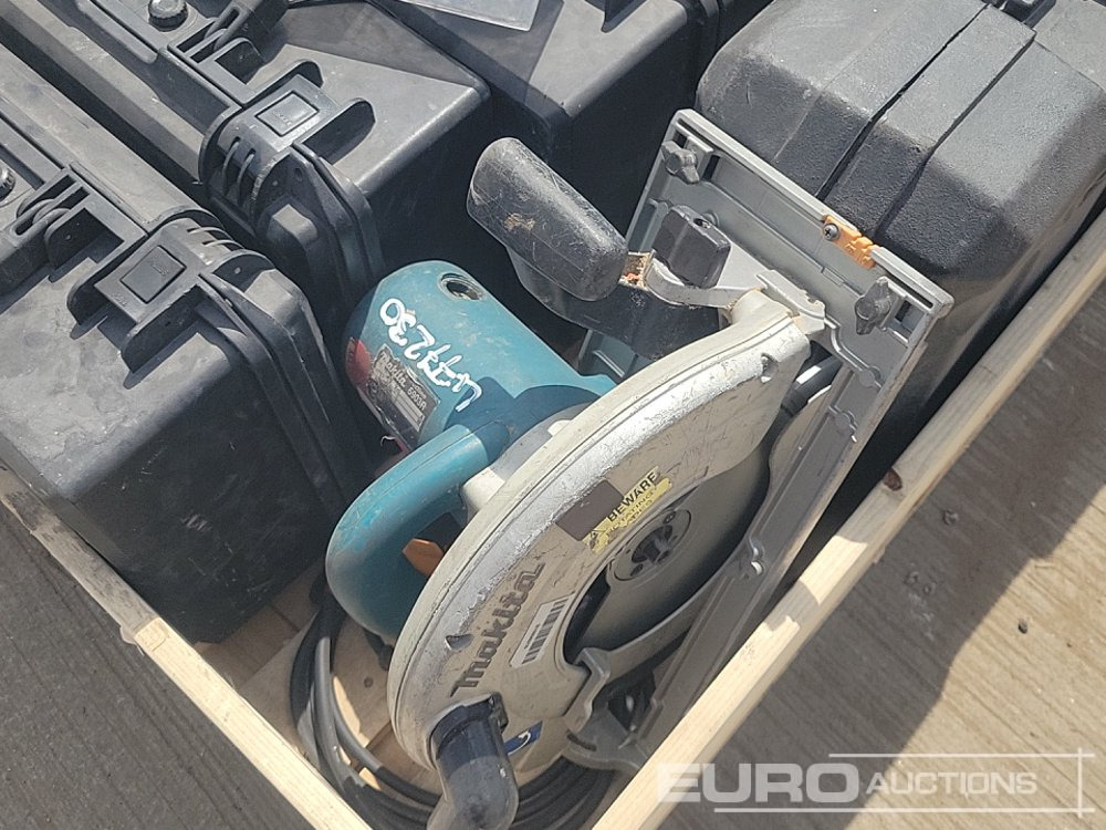 معدات البناء Probst FXAH120 Cordless Vacuum Lift (3 of), Makita 110 Volt Circular Saw, Makita Cordless Resipricating Saw, 415 Volt Masters Space Heater, 110 Volt Milwaukee Hammer Drill: صور 21