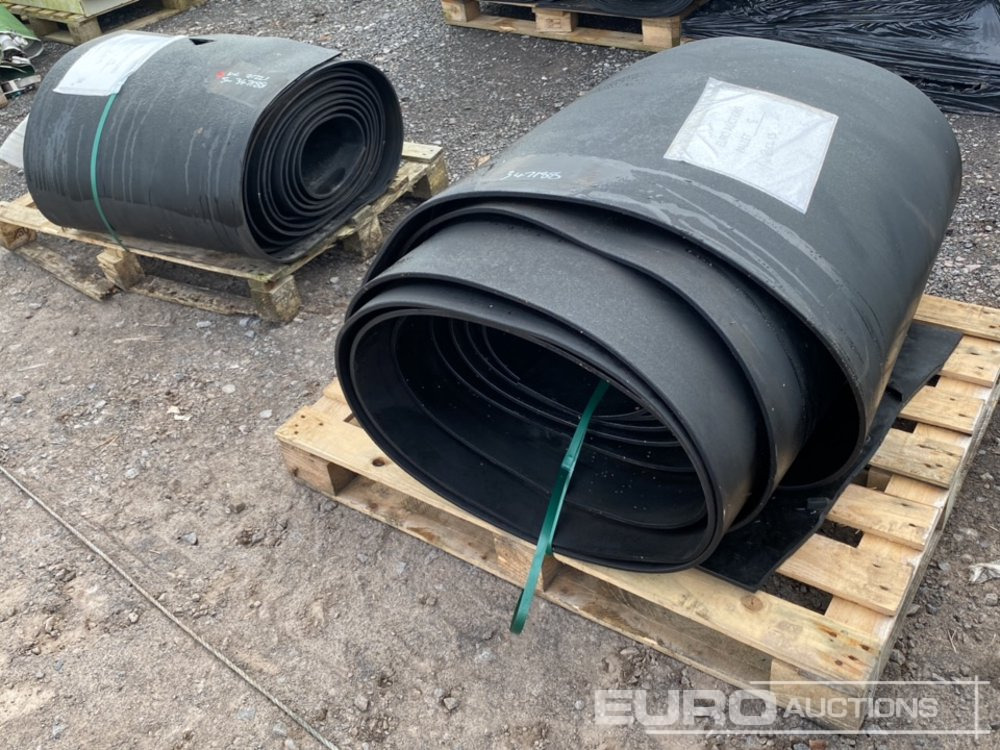 Roll of Conveyor Belt (2 of) - معدات البناء: صور 1 Roll of Conveyor Belt (2 of) - معدات البناء: صور 1