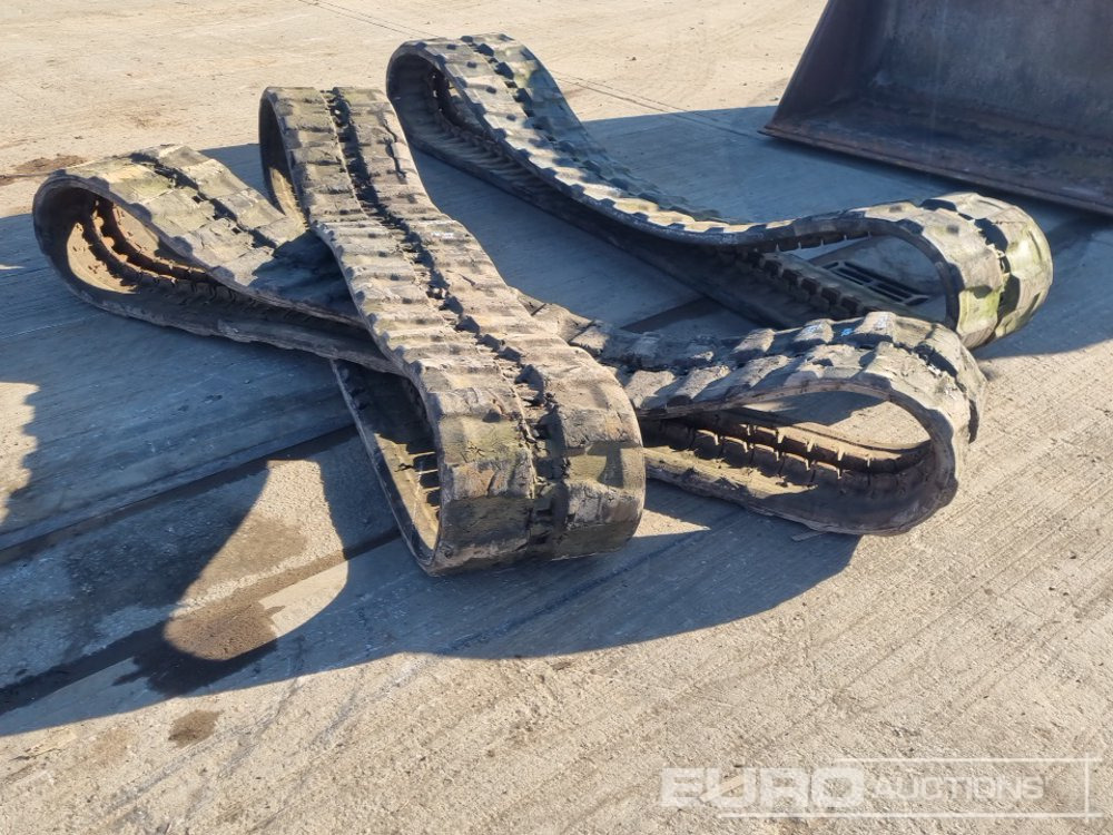 Rubber Tracks to suit Excavator (3 of) - مسارات للحفارات - آلات البناء: صور 3 Rubber Tracks to suit Excavator (3 of) - مسارات للحفارات - آلات البناء: صور 3