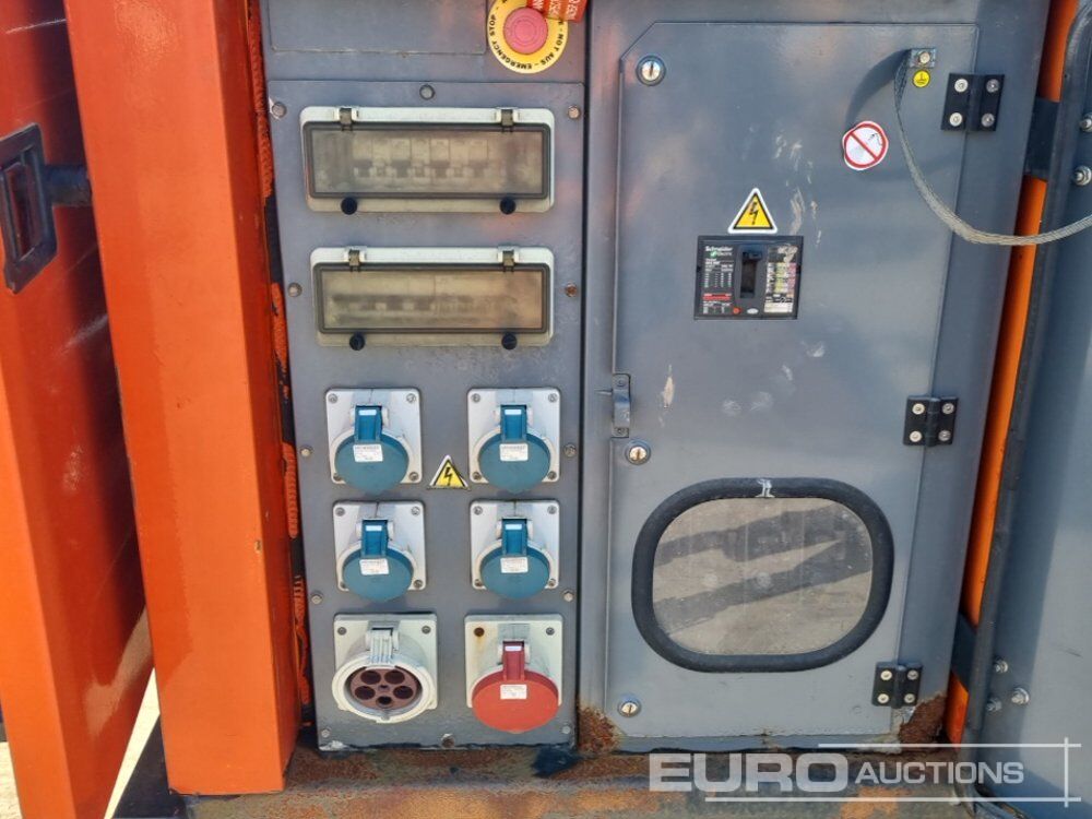 مجموعة المولدات SDMO R110: صور 24 مجموعة المولدات SDMO R110: صور 24