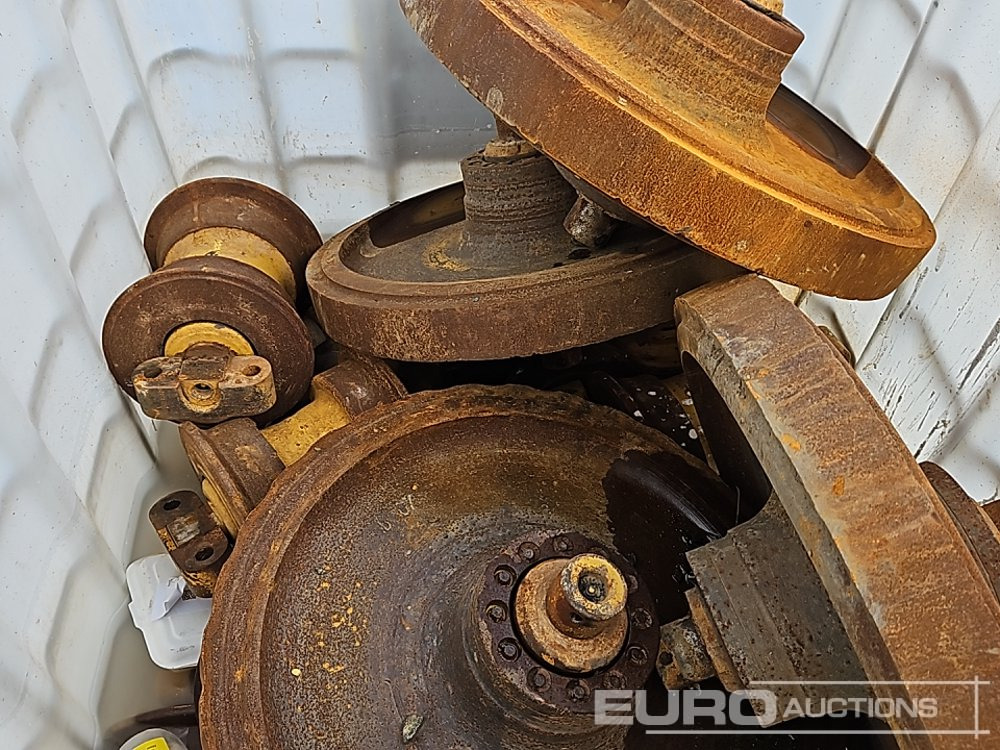 Stillage of Rollers & Idlers to suit Cat D6 LGP System - قطع الغيار: صور 3 Stillage of Rollers & Idlers to suit Cat D6 LGP System - قطع الغيار: صور 3