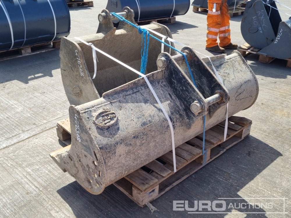 Strickland 60" Ditching, 36" Digging Bucket 45mm Pin to suit 4-6 Ton Excavator - بكت: صور 3 Strickland 60" Ditching, 36" Digging Bucket 45mm Pin to suit 4-6 Ton Excavator - بكت: صور 3