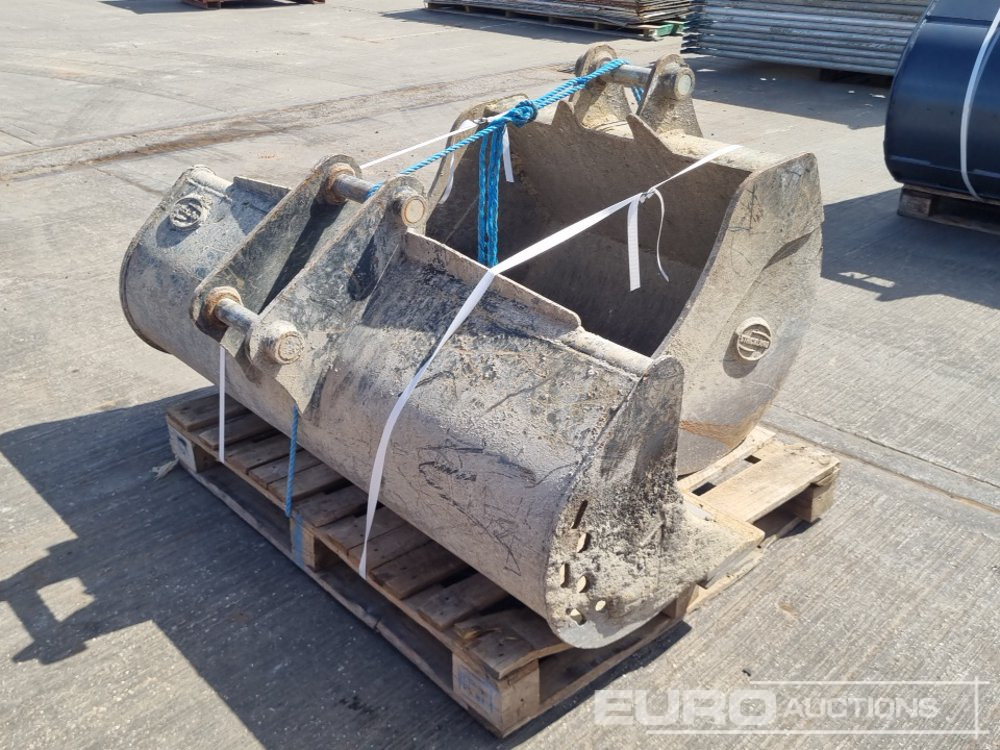 Strickland 60" Ditching, 36" Digging Bucket 45mm Pin to suit 4-6 Ton Excavator - بكت: صور 5 Strickland 60" Ditching, 36" Digging Bucket 45mm Pin to suit 4-6 Ton Excavator - بكت: صور 5
