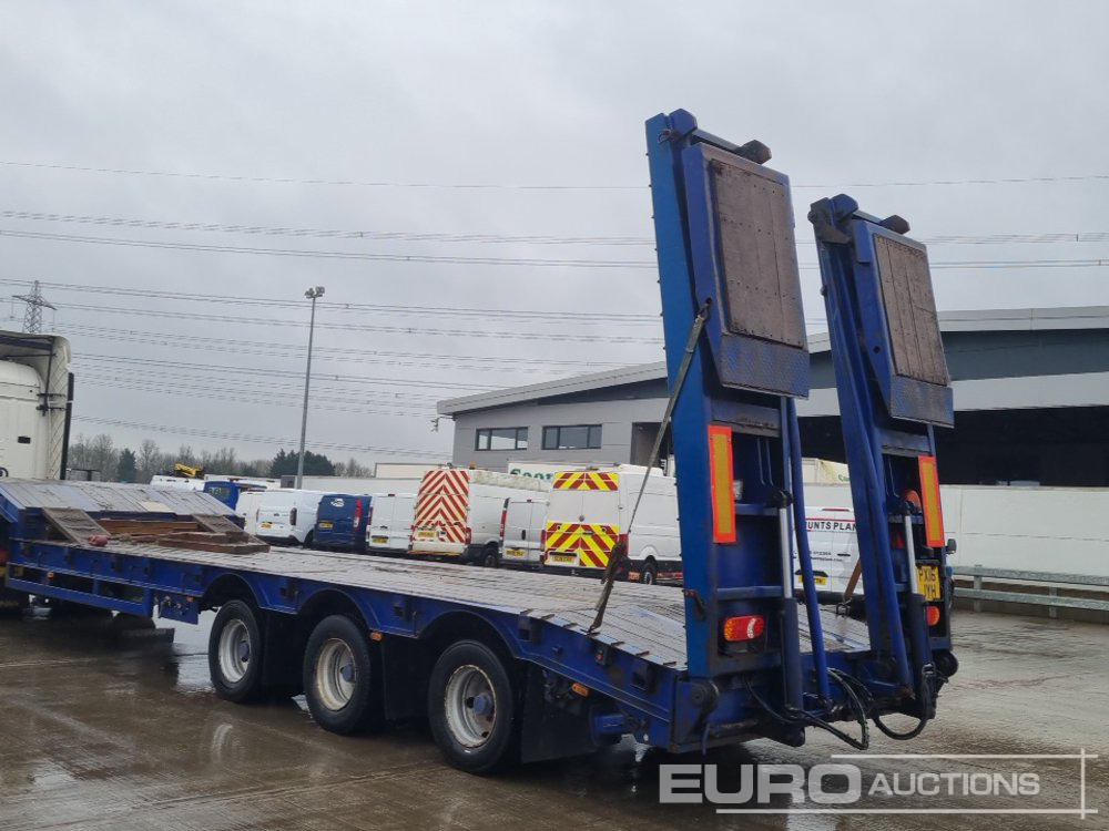 Tirsan Tri Axle Step Frame Low Loader Trailer, Neck Ramps, Out Riggers, Hydraulic Flip Toe Ramps - عربة مسطحة منخفضة نصف مقطورة: صور 3 Tirsan Tri Axle Step Frame Low Loader Trailer, Neck Ramps, Out Riggers, Hydraulic Flip Toe Ramps - عربة مسطحة منخفضة نصف مقطورة: صور 3